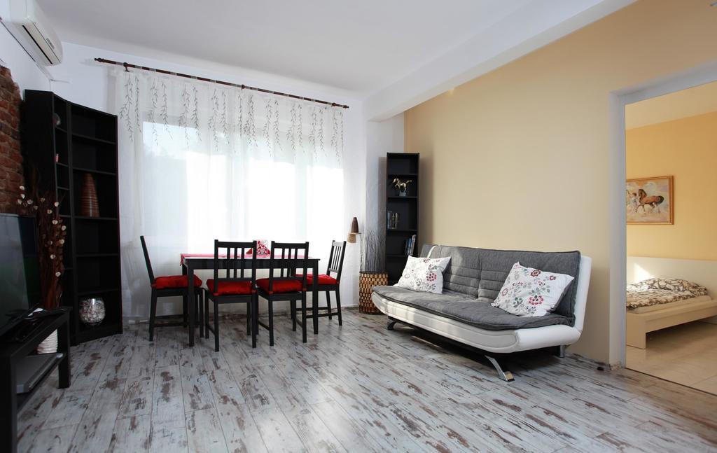 Raya Maisonette Sofia Kamer foto